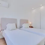 T2 Moderno E Renovado A 500m Da De *