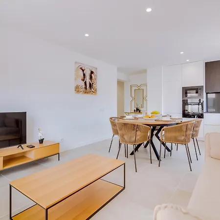 Apartman T2 Moderno E Renovado A 500m Da De Quarteira