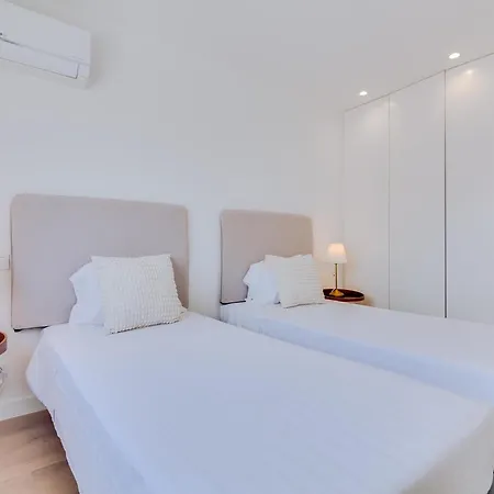 T2 Moderno E Renovado A 500m Da De *