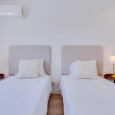 T2 Moderno E Renovado A 500m Da De