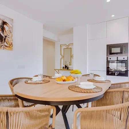 T2 Moderno E Renovado A 500m Da De *